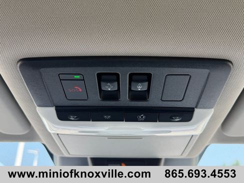 Used 2025 Nissan Rogue SV w/ SV Premium Package AWD/4WD image 20