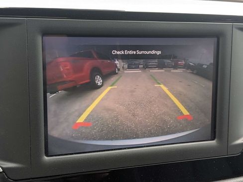 Used 2023 Chrysler Voyager LX FWD image 22