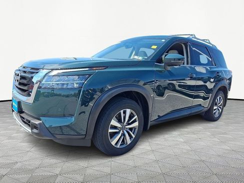 Used 2023 Nissan Pathfinder SL AWD/4WD image 3
