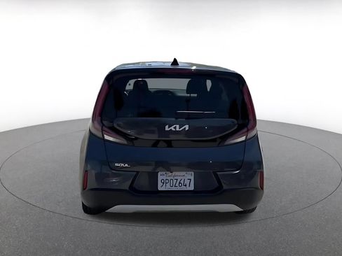 Used 2025 Kia Soul LX w/ LX Technology Package FWD image 12