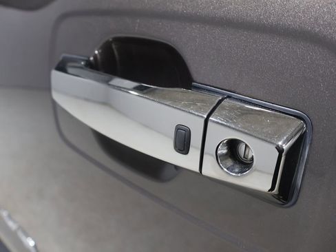 Used 2018 Nissan Titan Platinum Reserve w/ Platinum Utility Package image 11