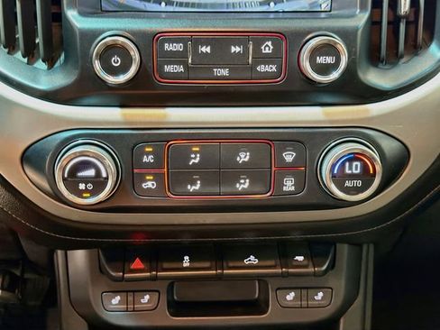 Used 2015 GMC Canyon SLT AWD/4WD image 15