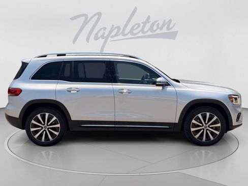 Used 2020 Mercedes-Benz GLB 250 w/ Premium Package image 7