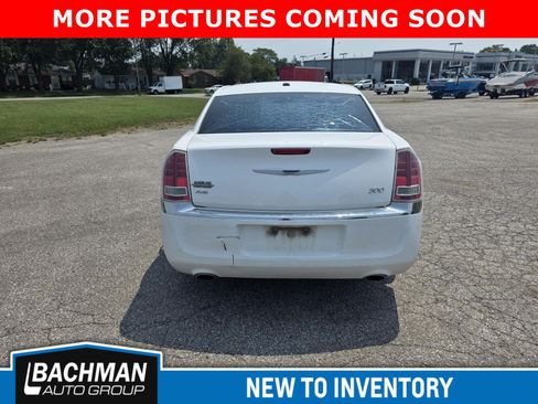 Used 2013 Chrysler 300 AWD w/ Driver Convenience Group image 4