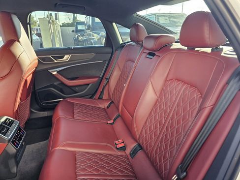 Used 2021 Audi S6 Prestige w/ Prestige Package image 8