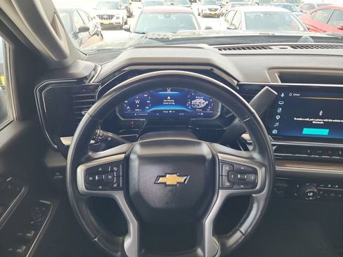 Used 2025 Chevrolet Silverado 2500 LT w/ Convenience Package AWD/4WD image 16