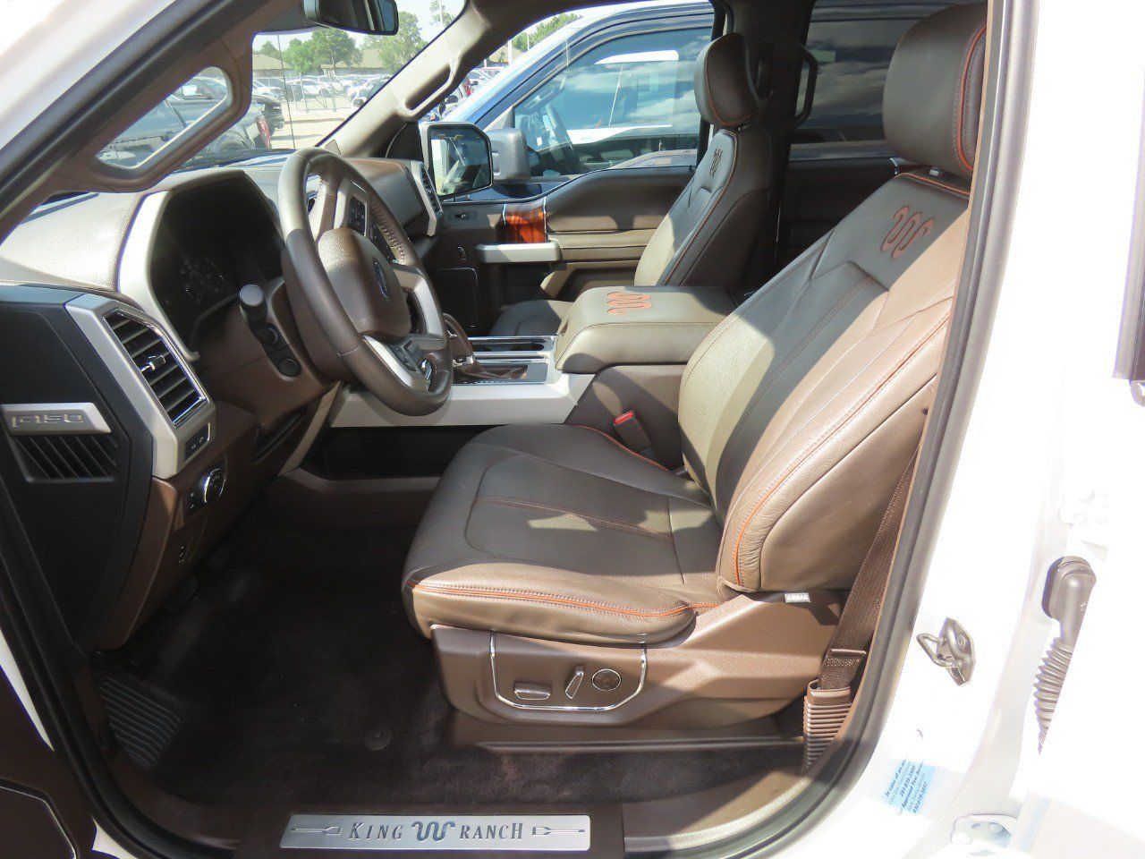 Used 2015 Ford F150 King Ranch w/ Equipment Group 601A Luxury AWD/4WD image 21