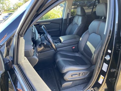 Used 2025 Honda Pilot Touring image 18