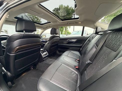 Used 2020 BMW 750i xDrive AWD/4WD image 27