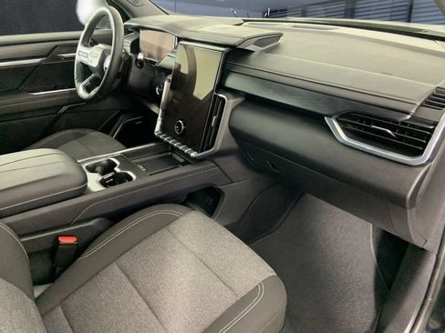 Used 2025 GMC Acadia Elevation AWD/4WD image 27