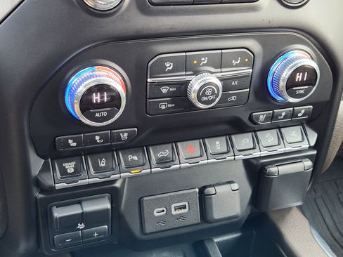 Certified 2022 GMC Sierra 2500 Denali w/ Technology Package image 15