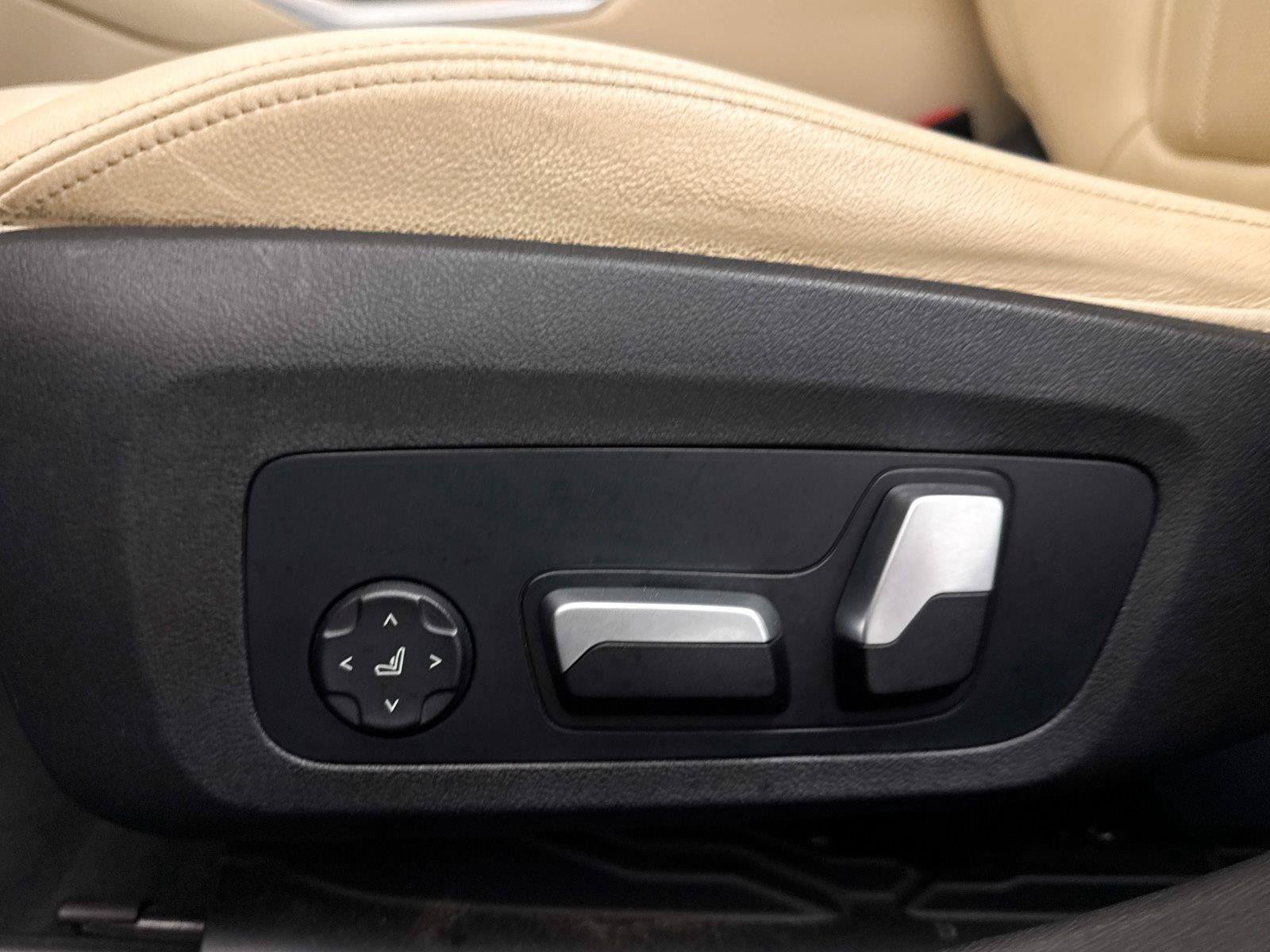 Used 2023 BMW 330e RWD image 25