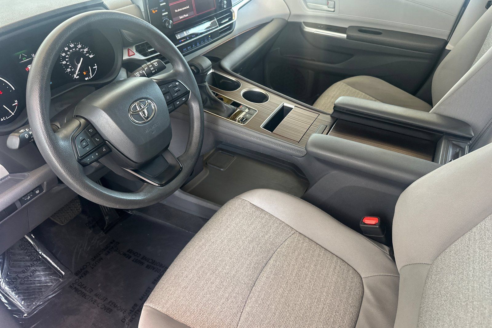 Certified 2024 Toyota Sienna LE AWD/4WD image 12