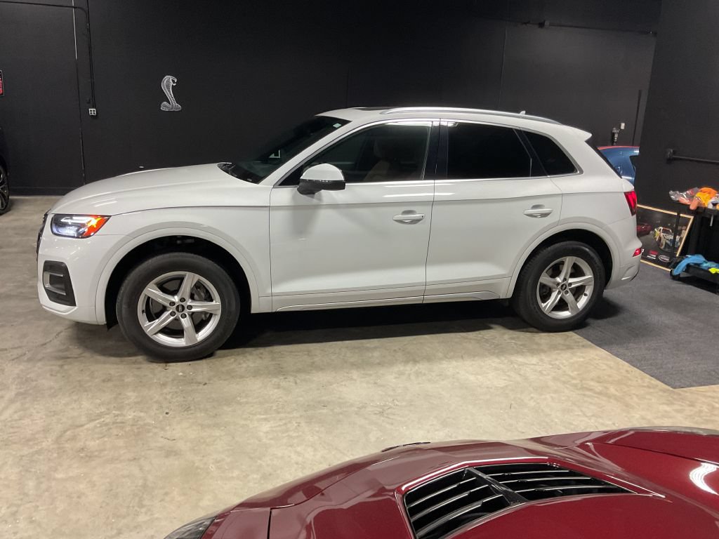 Used 2021 Audi Q5 2.0T Premium w/ Convenience Package AWD/4WD image 2