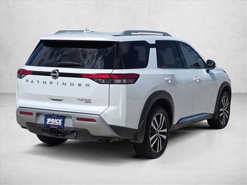 Used 2025 Nissan Pathfinder Platinum image 5