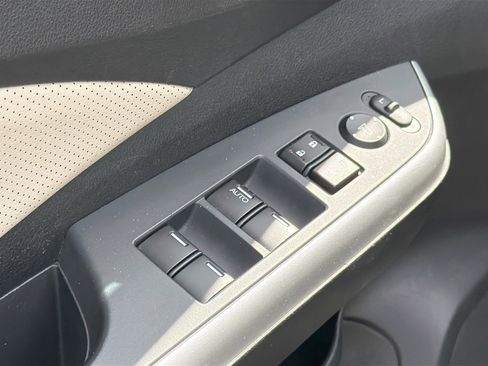 Used 2015 Honda CR-V Touring image 17