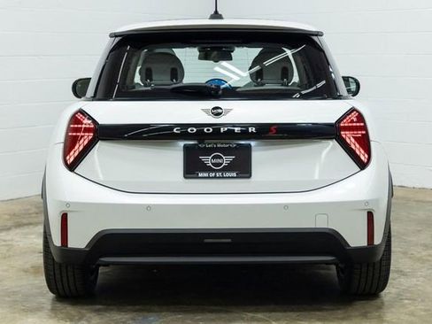Certified 2025 MINI Cooper S image 10