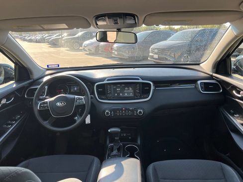 Used 2020 Kia Sorento LX FWD image 22