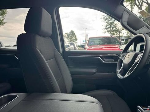 Used 2025 Chevrolet Silverado 1500 LT AWD/4WD image 17