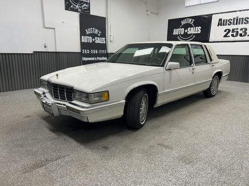 Used 1991 Cadillac De Ville Sedan FWD image 3