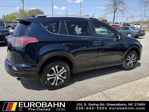 Used 2018 Toyota RAV4 LE image 27