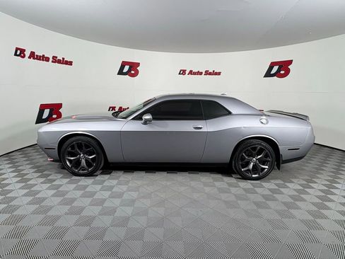 Used 2018 Dodge Challenger SXT Plus image 3