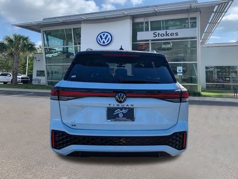 New 2026 Volkswagen Tiguan SE R-Line image 5