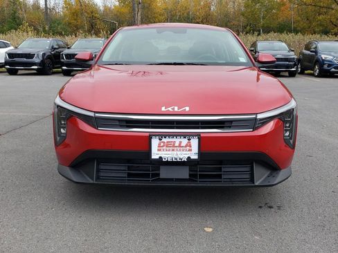 New 2025 Kia K4 LXS image 2