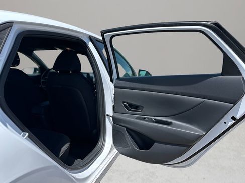 Used 2025 Hyundai Elantra Sport image 21