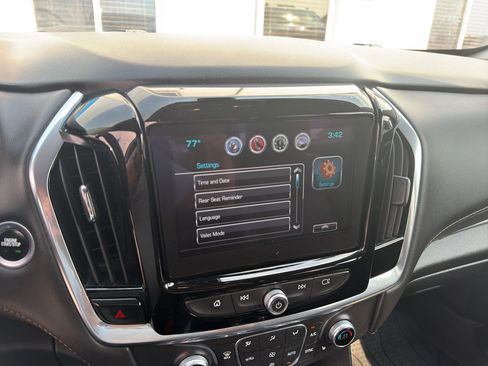 Used 2019 Chevrolet Traverse LT AWD/4WD image 16