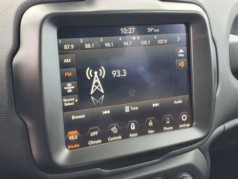 Used 2023 Jeep Renegade Trailhawk w/ Trailhawk Elite Group AWD/4WD image 15
