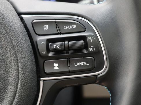 Used 2020 Kia Niro Touring image 20