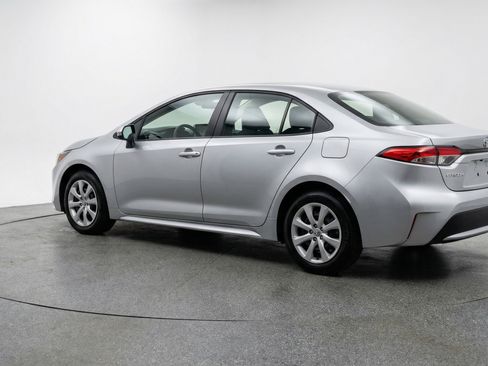 Used 2025 Toyota Corolla LE image 6