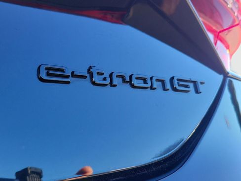 Used 2023 Audi RS e-tron GT w/ Carbon Performance Package image 8