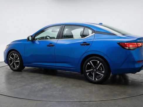 Used 2025 Nissan Sentra SV FWD image 6