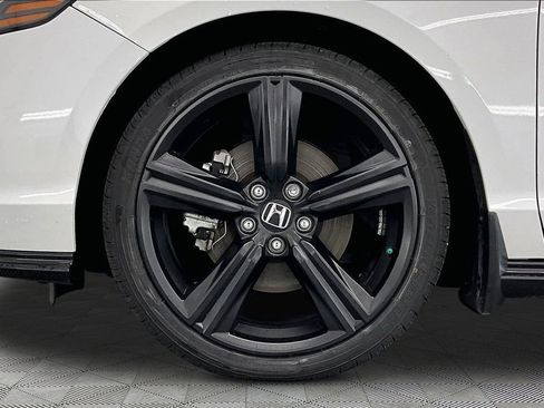 Used 2023 Honda Accord Sport image 9