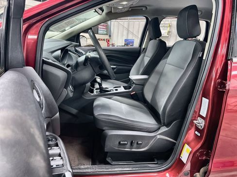 Used 2019 Ford Escape SE FWD image 12