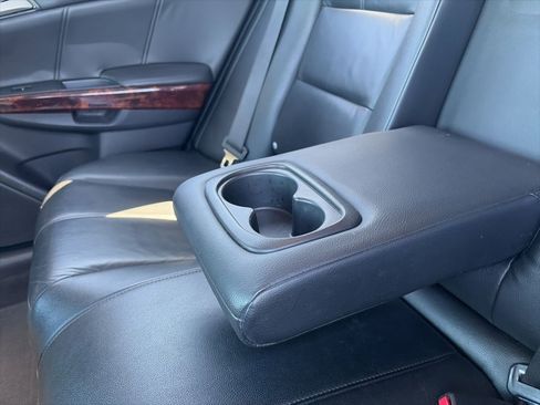 Used 2010 Honda Crosstour EX-L image 11