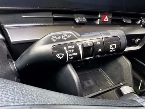 Used 2025 Kia Sportage EX AWD/4WD image 25