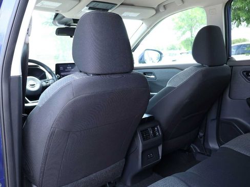 Used 2023 Nissan Rogue SV AWD/4WD image 12