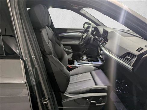 Certified 2025 Audi Q5 2.0T Premium Plus image 22
