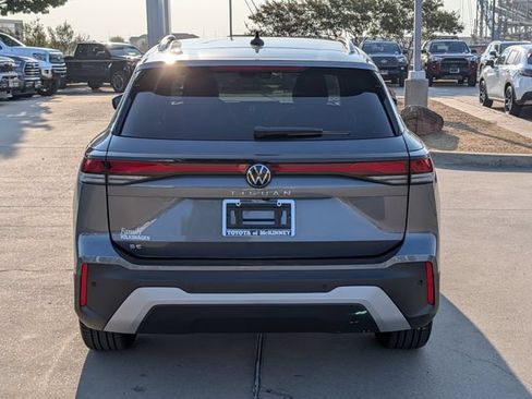 Used 2025 Volkswagen Tiguan SE FWD image 6