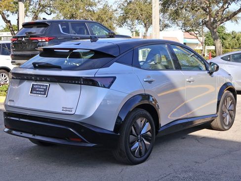 Used 2023 Nissan Ariya AWD image 11