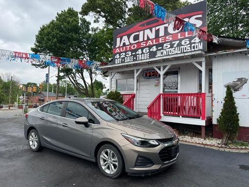 Used 2019 Chevrolet Cruze LT FWD image 5