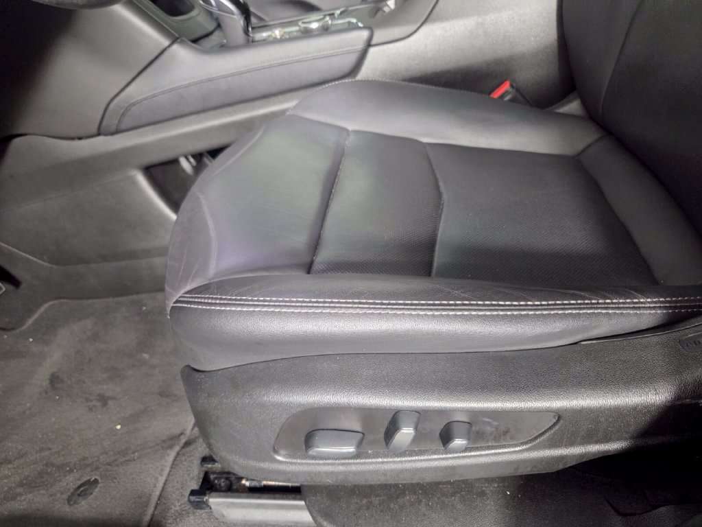 Used 2021 Cadillac XT5 Premium Luxury w/ LPO, Floor Liner Package AWD/4WD image 10