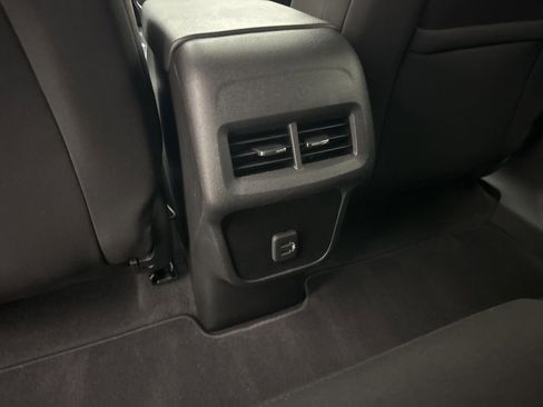 Used 2022 Chevrolet Equinox LT w/ Driver Convenience Package image 38