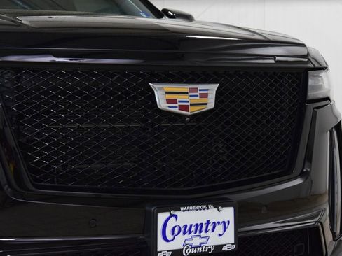 Used 2023 Cadillac Escalade V AWD/4WD image 11