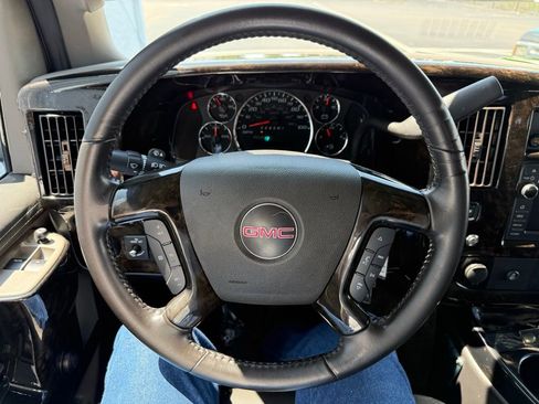 Used 2020 GMC Savana 2500 Extended w/ Enhanced Convenience Package image 19