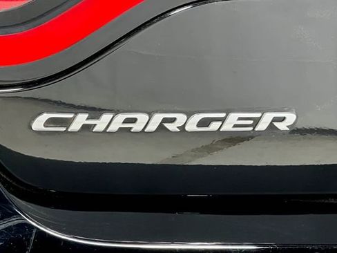 Used 2016 Dodge Charger SRT w/ Technology Group image 39