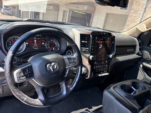 Used 2019 RAM 1500 Laramie AWD/4WD image 17